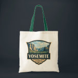 Bolsa Tote Yosemite National Park Illustration Retro Crachá<br><div class="desc">Yosemite vetor trabalho de arte design. O parque é famoso por suas gigantes sequoias antigas e para o Tunnel View,  a vista icônica da queda de Bridalveil e os penhascos granitos de El Capitan e Half Dome.</div>