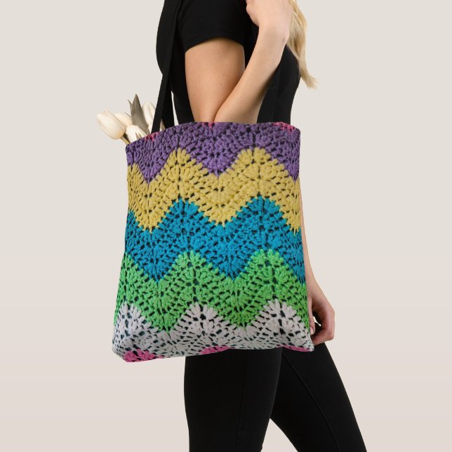 Bolsa Tote Zigzag Rainbow Crochet Design (Close Up)