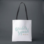 Bolsas do partido personalizado de noiva na esquad<br><div class="desc">Sacos de tote de noiva personalizados com o gráfico "Esquadrão da Noiva" em um script de pincel de na moda. Personalize-o com sua data de casamento, hashtag de casamento, nomes ou outro texto personalizado. Impressão de bolinhas de de em sentido inverso. Presente perfeito para noiva, dama de honra e festa...</div>