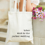 Bolsas foram para o casamento | Saco de Tote de Fa<br><div class="desc">Estas bolsas personalizadas bonitinhas com uma língua engraçada na bochecha dizendo que façam bolsas de boas-vindas perfeitas para o casamento ou favores de casamento. Design apresenta "bolsas foram ao casamento" em caracteres de máquina de escrever alinhados no canto inferior direito.</div>