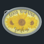 Bom dia Girassol<br><div class="desc">Foto de aproximação de um girassol amarelo brilhante com texto "Bom dia, sol-sol" em marrom-escuro sobre fundo amarelo-claro. O texto pode ser editado, portanto, se você quiser, você pode substituir a palavra Sunshine por um nome ou outro texto, por exemplo.</div>