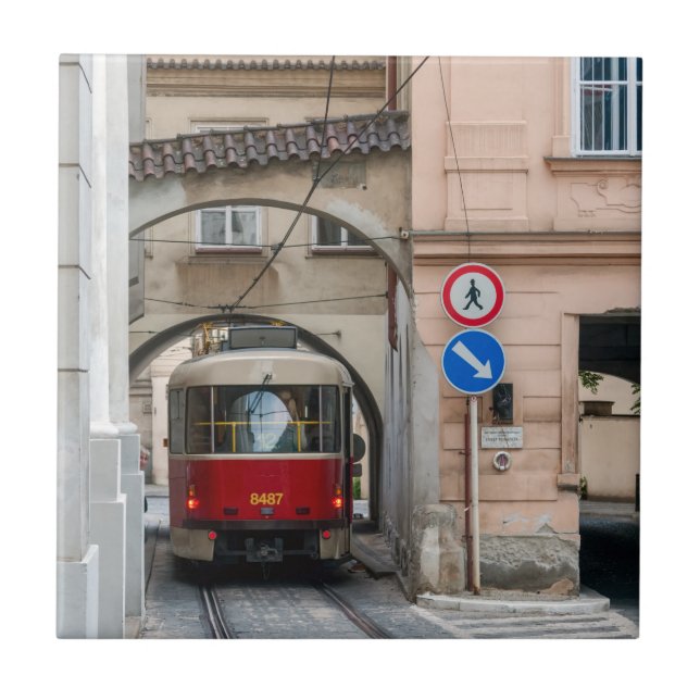 Bonde vermelho na cidade velha de Praga - Repúblic (Frente)