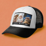 Boné 3 Modelo de Foto Texto Mínimo Moderno Sobre Foto<br><div class="desc">Adicione 3 fotos a este design moderno e simples. Inclui um modelo para 3 fotos. O bloco de texto está por baixo das fotos. Se precisar ajustar as fotos,  clique na ferramenta personalizar para fazer alterações.</div>