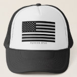 Boné A linha branca fina bandeira americana do EMS<br><div class="desc">Este chapéu caracteriza uma linha branca fina bandeira americana e um nome do cinza,  e o branco do EMS EMT primeiro do que responde do preto,  para que você personalize.</div>