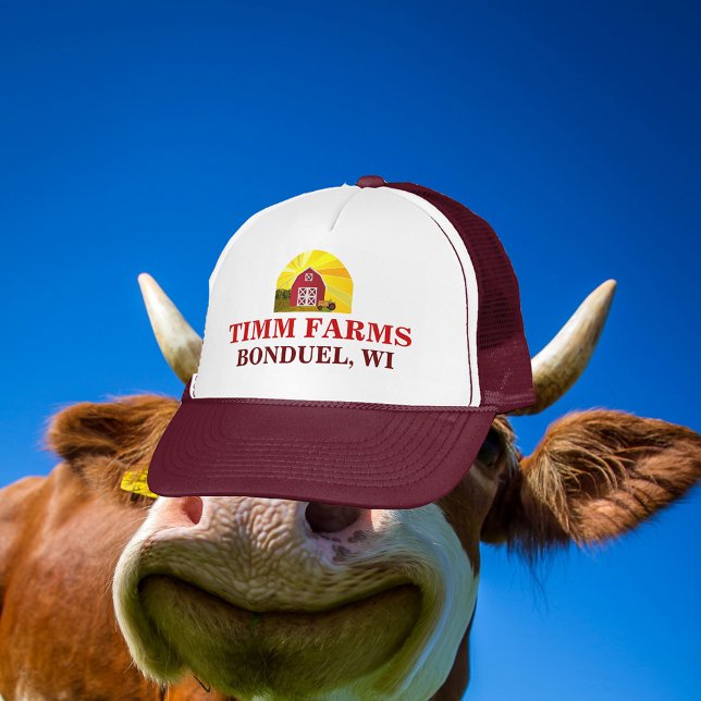 Boné Adicione seu nome ao chapéu do Red Barn Big Sun Sk (Add Your Name to Red Barn Big Sun Sky Farmer's Hat)