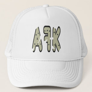 Boné AFK longe do teclado