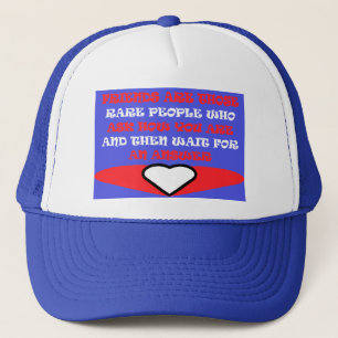 Boné Amigos com temas cores vermelho azul branco design