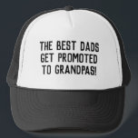 Boné Anúncio de gravidez Promo Avô a ser<br><div class="desc">Pode ser personalizado para atender às suas necessidades. © Gorjo Designs. Feito para você através da plataforma Zazzle // Precisa de ajuda para personalizar seu design? Tem outras ideias? Sinta-se à vontade para entrar em contato comigo (Zoe) diretamente através do botão de contato abaixo.</div>