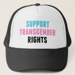 Boné Apoiar os direitos transsexuais<br><div class="desc">Dar suporte à dádiva de Ally Trans. O sinalizador do Orgulho Transgênero é colorido com uma citação de apoio em uma citação legal para a comunidade trans.</div>