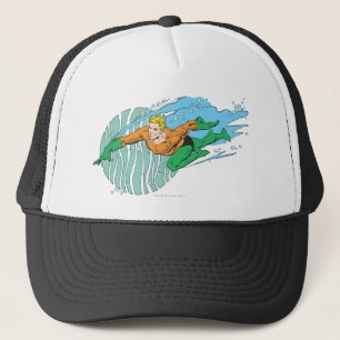 Boné Aquaman salta à esquerda