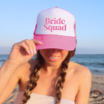 Boné Bachelorette Personalizada Rosa<br><div class="desc">Brincadeira,  cor-de-rosa flerta com simples letra de bloco vertical para dar a cada convidado na festa de solteira. Bonito favor para o seu esquadrão favorito da noiva! Envie-me uma mensagem se você quiser algo diferente do que você vê aqui,  feliz em criar algo personalizado para você.</div>