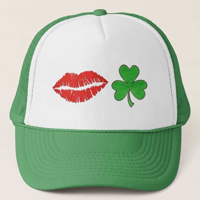Boné Beije-me, sou Lábios irlandeses, Rua de Shamrock.  (Frente)