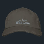 Boné Bonita Citação de Amor Vintagem de Cinzas Russas R<br><div class="desc">Citação personalizada do Amor,  rosa e branco bordado em Distress Chino Twill,  boné de beisebol da cinza. Um cúmplice ou ideia de presente de aniversário.</div>