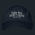 Boné Bordado Cabelo engraçado não se importa com o nome da cida<br><div class="desc">Um chapéu engraçado de baseball que diz "Cabelo de Cabina não se importa". Adicione o nome da sua cabana ou cidade do lago favorita (ou apague). Altere facilmente o texto e essa cor. Quer você esteja indo para norte até a cabana ou passando um dia no lago, isso logo se...</div>