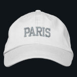 Boné Bordado cor-de-rosa PARIS em branco<br><div class="desc">Chapéu Branco Bordado Cor-de-Rosa PARIS. Faz um presente maravilhoso para quem ama Paris France! Se preferir ter o seu texto pessoal, selecione simplesmente o botão "Personalizar este modelo" para introduzir o texto personalizado. O bordado também é personalizável para outras opções de cores selecionando o botão da ferramenta "Editar Design". Também...</div>