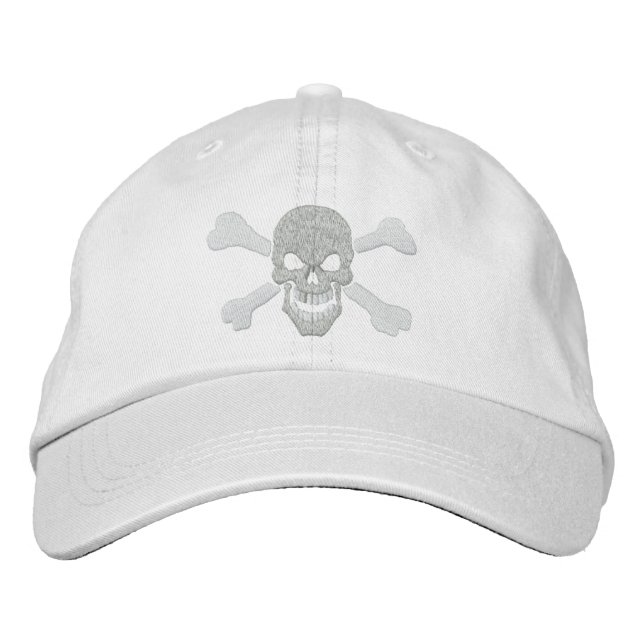 Boné Bordado Crânio Pirata Clássico Cruzado em Branco (Frente)