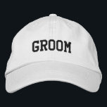 Boné bordado de grupos<br><div class="desc">Os grupos bordados em boné com o texto pontilhado 'GROOM'. Texto,  fonte e cores personalizáveis. Perfeito para noivado,  despedida de solteiro,  dia de casamento ou lua de mel.</div>