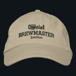 Boné Bordado Funny Oficial Brewmaster Beer Lover Nome Personali<br><div class="desc">O chapéu perfeito para quem ama cerveja! Este boné engraçado do estilo baseball apresenta as palavras "Oficial Brewmaster" (mudança para provador de cerveja, cerveja, etc.) e o seu nome personalizado abaixo (ou substitua pelo seu texto). Altere facilmente a cor do texto e o boné. Quer esteja a preparar a sua...</div>