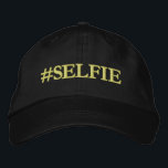 Boné Bordado Selfie hat<br><div class="desc">Um chapéu #selfie. Excelente de tomar selifes. Quantas selifes você consegue com este chapéu na sua cabeça?</div>
