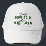 Boné Camp Bachelorette Bride para ser<br><div class="desc">Bachelorette de acampamento bonito que a noiva deve apresentar um desenho de um acampamento com montanhas,  árvores,  lua e um modelo de texto fácil de personalizar.</div>