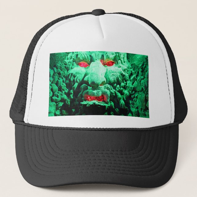 Boné Cara Assustadora Mascarada na Rocha (Frente)