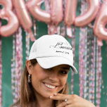 Boné Casamento Recém-casados<br><div class="desc">Este design foi criado através de arte digital. Ele pode ser personalizado clicando no botão personalizar e alterando a cor,  adicionando um nome,  iniciais ou suas palavras favoritas.</div>