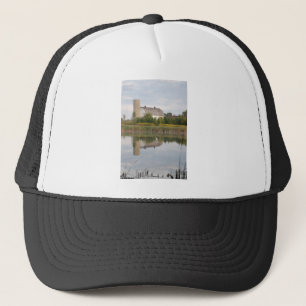 Boné Celeiro Refletido na Água