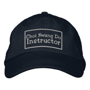 Boné Choi Kwang faz o instrutor
