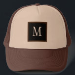 Boné Clássico inicial do Solteiro personalizado castanh<br><div class="desc">Esse boné simples e moderno é perfeito para personalizar com um primeiro.</div>