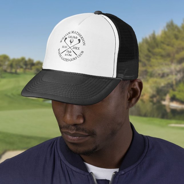 Boné Classico Moderno Personalizado de Buraco de Golfe  (Personalized Golf Hole in One Classic Modern Trucker Hat)