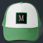 Boné Clássico Solteiro Personalizado Verde Clássico Clá<br><div class="desc">Esse boné simples e moderno é perfeito para personalizar com um primeiro.</div>