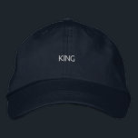 Boné Conforto do estilo personalizado do rei em homens<br><div class="desc">Faça uma declaração com este boné de marinho com "KING" bordado em detalhes chamativos. O tecido de algodão suave do boné e o ajustado ajustável garantem estilo e conforto.</div>