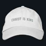 Boné Cristo é rei com cruz<br><div class="desc">Cristo bordado é rei na frente.</div>