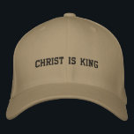 Boné Cristo é rei com cruz<br><div class="desc">Cristo bordado é rei na frente.</div>