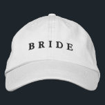 Boné de Bachelorette Bride Minimalista<br><div class="desc">Esta design de "Noiva" minimalista é um presente simples e moderno para a futura noiva. Este chapéu branco-na moda é um acessório de noiva excelente para solteiros exteriores.</div>
