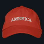 Boné de beisebol bordado pela América<br><div class="desc">A América é bordada em branco neste boné de basebol unisexo vermelho ou em qualquer cor que você escolher. Maneira perfeita de mostrar seu patriotismo no dia 4 de julho,  Dia Memorial ou qualquer ocasião.</div>