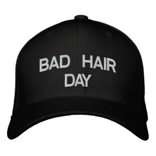 Boné de Dia do Cabelo Mau