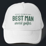Boné Despedida de solteiro engraçada de golfe melhor ho<br><div class="desc">Para a despedida de solteiro com tema de golfe, divirta-se com este chapéu personalizado perfeito para o padrinho. O chapéu apresenta a frase "Melhor homem, pior golfista", mas o texto verde pode ser personalizado com a palavra que você escolher. Encontre suprimentos de despedida de solteiro coordenados e mais cores na...</div>