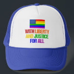 Boné Direitos LGBTQ Arco-Íris Orgulho gay<br><div class="desc">LGBTQ Rights Rainbow Pride American Flag design que lê Com Liberdade e Justiça para Todos. A comunidade LGBTQ merece igualdade. Defender a nossa Constituição e exigir direitos iguais a todas as pessoas que se identifiquem como gay, bissexuais, transexuais, rainhas e transexuais. Seja um aliado e apoie seus amigos com ativismo...</div>