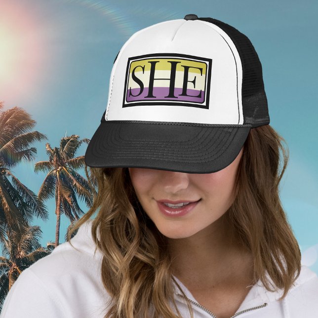 Boné Ela pronuncia "Trucker Hat" feminino não binário (Criador carregado)