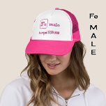 Boné Elemento de ferro feminino do esporte rosa<br><div class="desc">Esta é uma boné divertida para qualquer um que treina duro,  ou apenas gosta de um trocadilho esportivo. A legenda inclui o elemento Fe para o ferro,  então isso também é um chapéu para cientistas! Um presente excelente para um aniversário ou natal.</div>