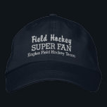 Boné Equipe de Esportes Personalizados do Super Fã de H<br><div class="desc">Ofereça suporte à sua equipe de hóquei ou jogador favorito com este boné SUPER FAN. Adicione o nome do seu segundo grau, juventude, clube ou equipe universitária para criar um chapéu único. (Você também pode mudar isso para qualquer outro esporte.) Altere facilmente o texto e a cor para corresponder às...</div>