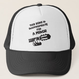 Boné Esta Música É Inadequada Para Um Menor