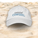 Boné Favor de Festa de solteira de Cowgirl Costeira<br><div class="desc">Festa de solteira Coastal Favor da Boné de Beisebol Bordado à Beisebol Prepare-se para cima de sua basquete de solteira com um toque de charme ocidental e talento de beachside com nosso Boné de beisebol bordado pela Cowgirl Costeira. Perfeito por adicionar um pouco de estilo e praticidade à sua celebração,...</div>