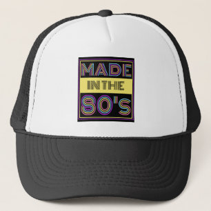 BONÉ FEITO NA MODA TIPOGRÁFICA DOS ANOS 80