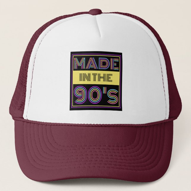 BONÉ FEITO NA MODA TIPOGRÁFICA DOS ANOS 90 (Frente)
