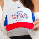 Boné Fogos de artifício Red White Azul de 4 de julho pe<br><div class="desc">Super divertido e festivo 4 de julho Trucker que apresenta fogos de artifício vermelhos, brancos e azuis e seu texto personalizado. Perfeito como amigos e chapéus de família para sua festa de 4 de julho. Também faz um dom espetacular para a anfitriã ou o Dia Memorial ou o chapéu do...</div>