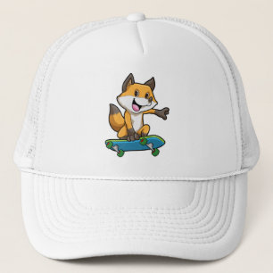 Boné Fox como skater com skate