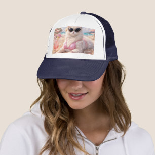 Boné Gato de Praia Glamouroso com Óculos de Sol