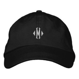Boné Gorro com Monograma M - Design Versátil e Moderno